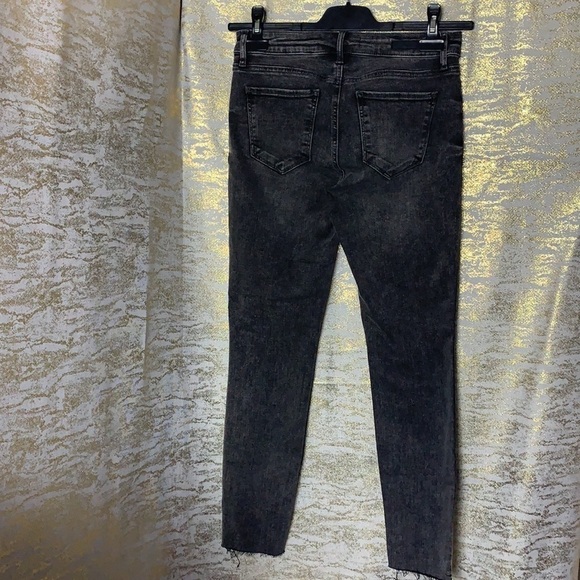 CELLO Grey Wash Mid Rise Straight Ankle Raw Hem Jeans Size 3 - Picture 7 of 14